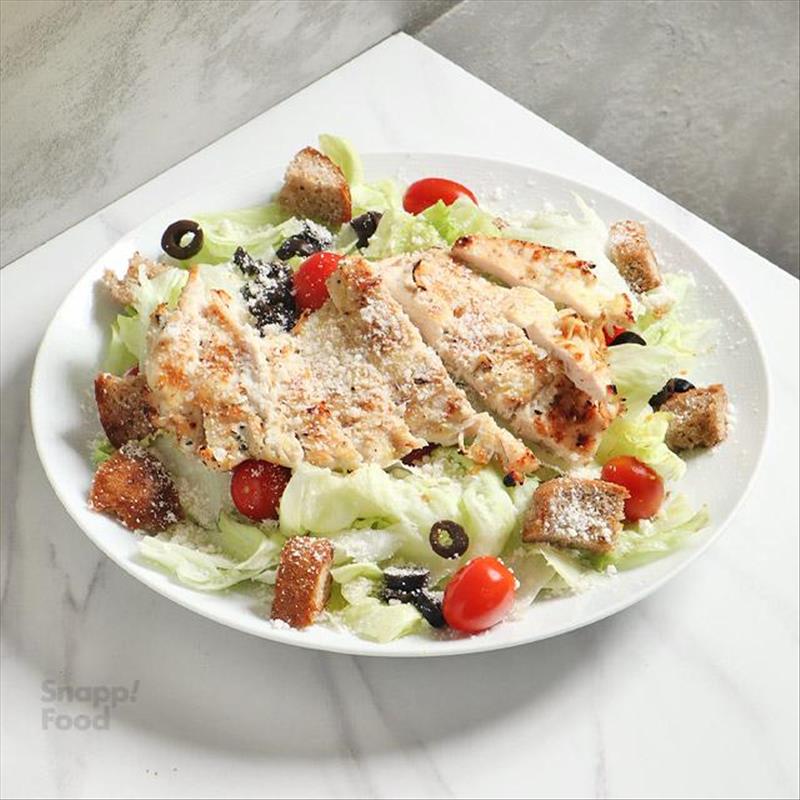 Caesar salad with grilled chicken